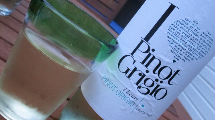 I heart Wine Pinot Grigio label