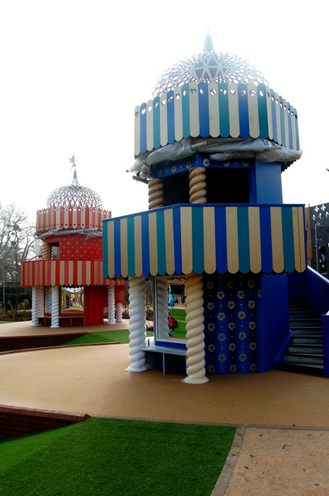 Hampton Court Magic Garden towers with mirrors