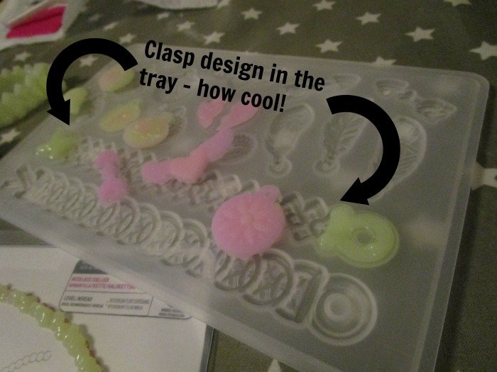 Gel-a-Peel colour change kit showing the clasp design in the tray for precision gel dispensing