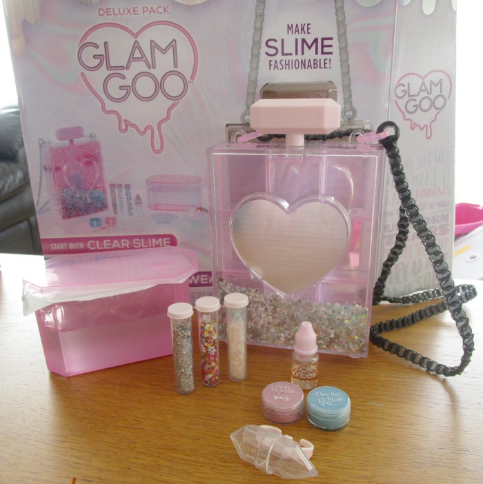 Glam Goo Deluxe Pack contents